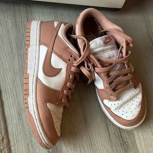 dunk lows, worn less times than i can count on both hands. no stains, no wear